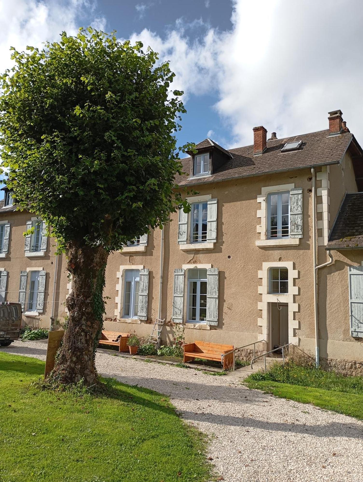 L' Ancienne Ecole Du Morvan Larochemillay Екстериор снимка